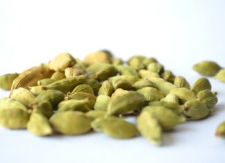 Green cardamom