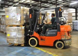 Benefits of Forklifts in Warehouses